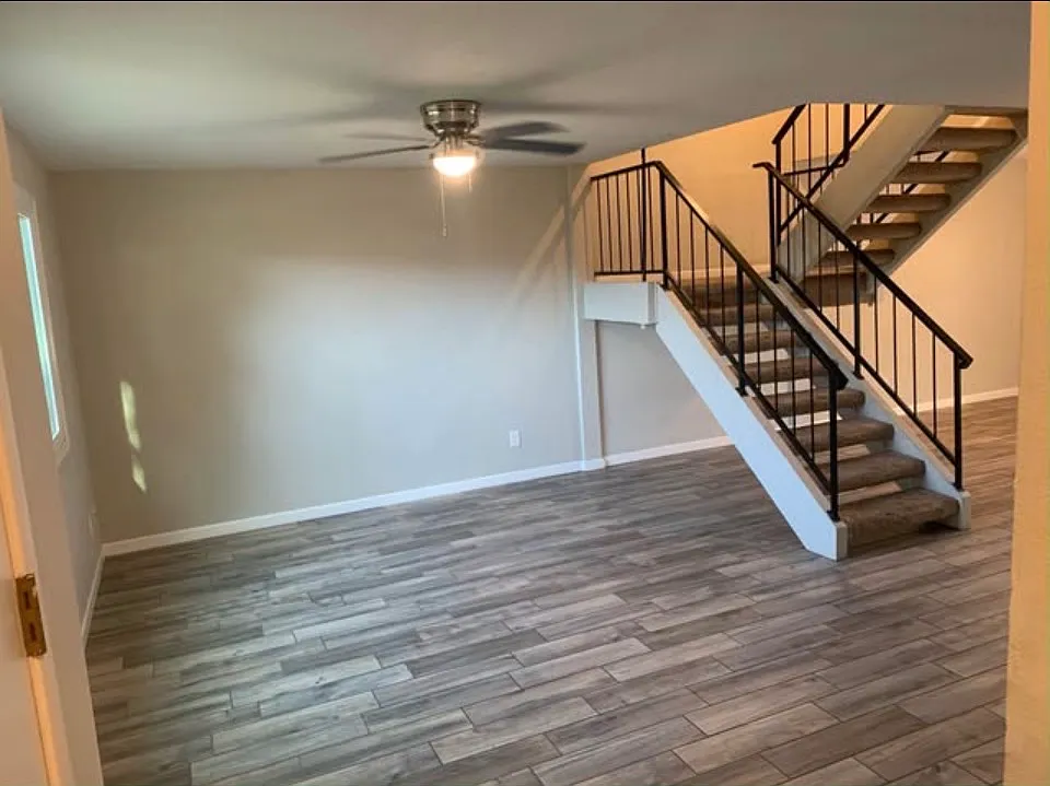 3 bed, 2.5 bath, 1656 sqft, $1,950 — Photo 3