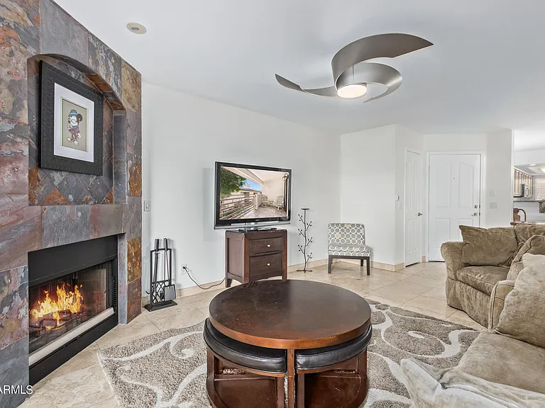3235 E Camelback Rd #201 — Photo 2
