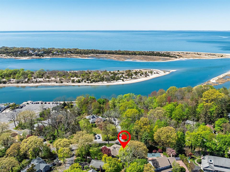 1st image of 4 Knoll Top Road