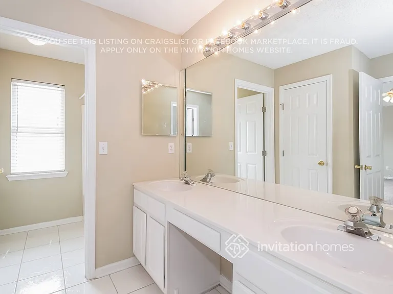 812 Lapoma Way — Photo 17