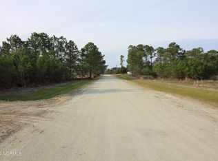 123 Merry Ln, Holly Ridge, NC 28445