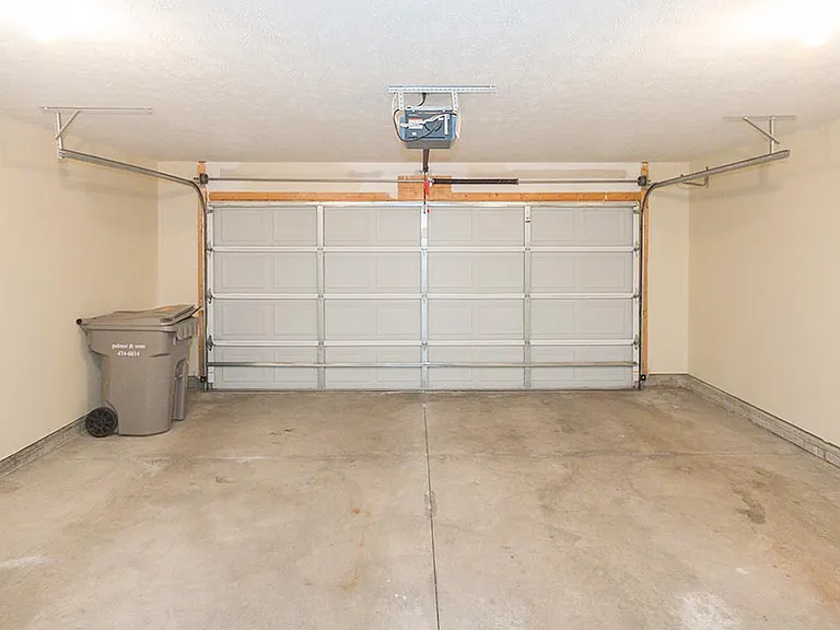 6910 Milan Dr — Photo 31