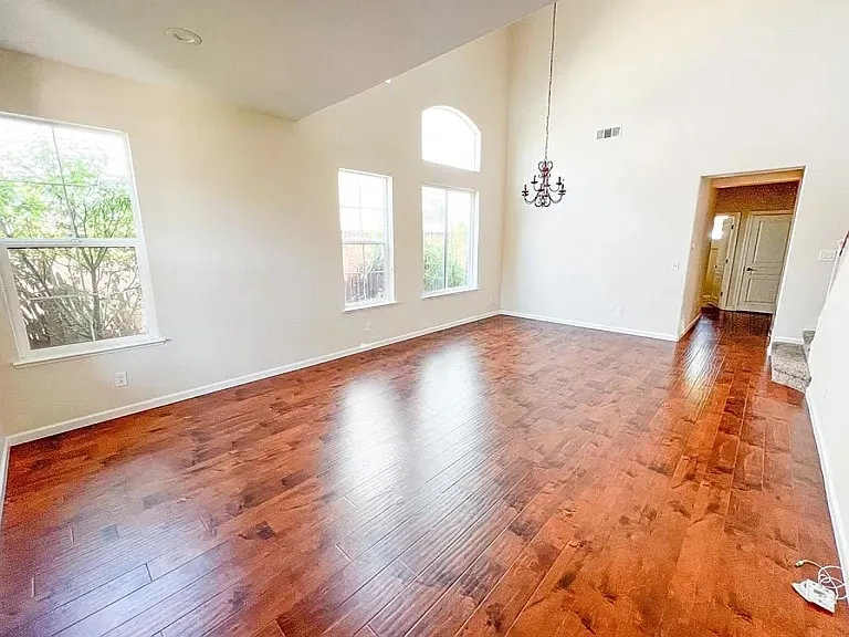 1159 Arrowfield Way — Photo 3
