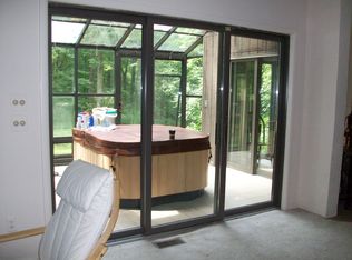 44 Mountain Lake Rd, Belvidere, NJ 07823