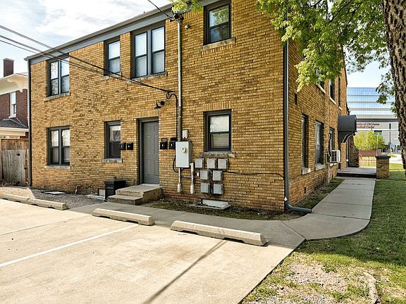 3rd image of 701 NE 14th St #3