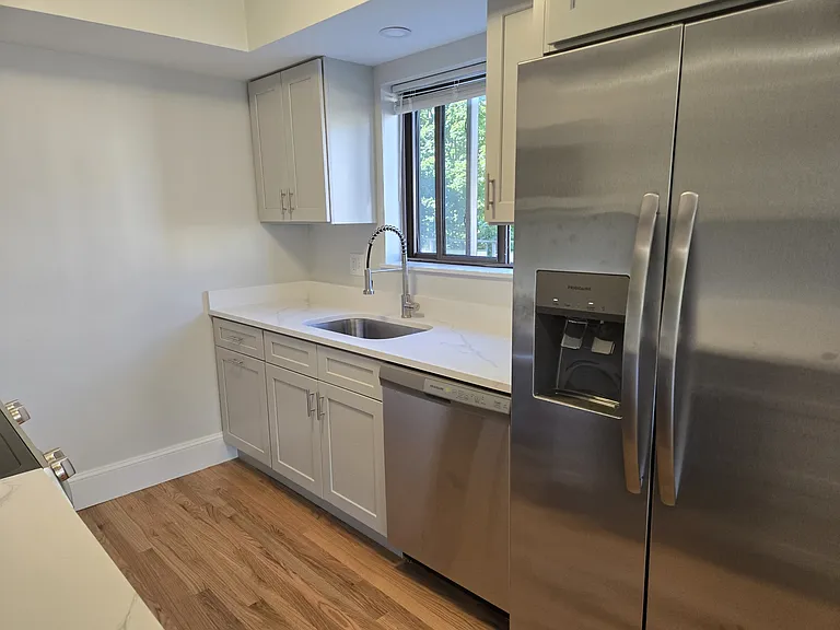 94 Beaconsfield Rd #2 — Photo 10