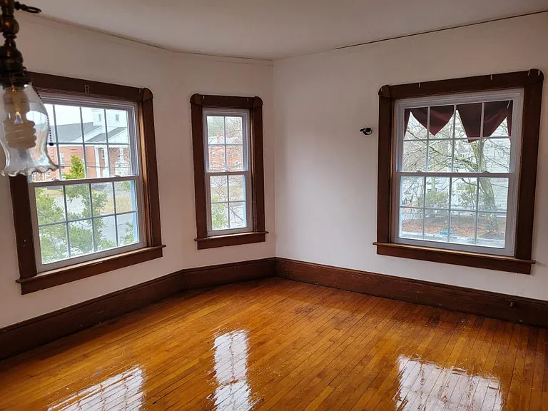 2060 Elm St — Photo 14