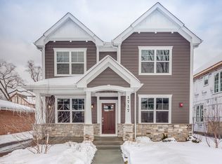 725 E Sunnyside Ave, Libertyville, IL