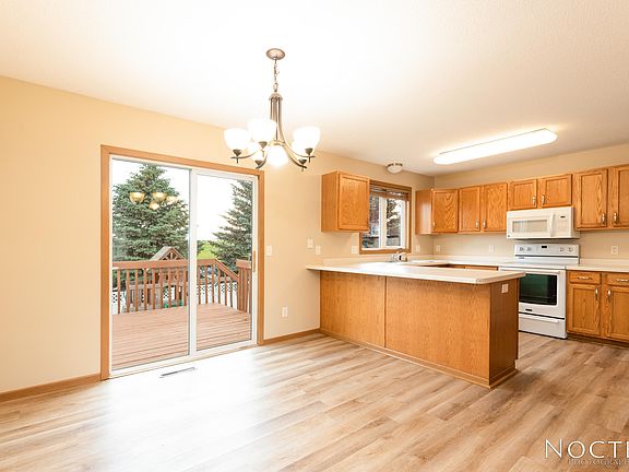 5th image of 2808 Lexington Dr