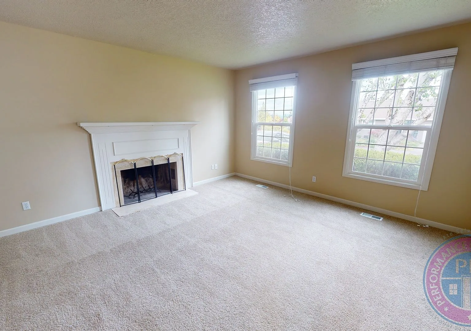 West Linn Hidden Springs Neighborhood / Single Level Ranch, Fenced Yard, Pet Friendly — Photo 3