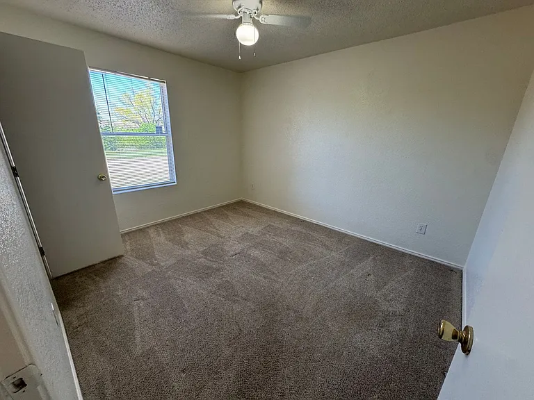 6848 Valley Creek Dr — Photo 11