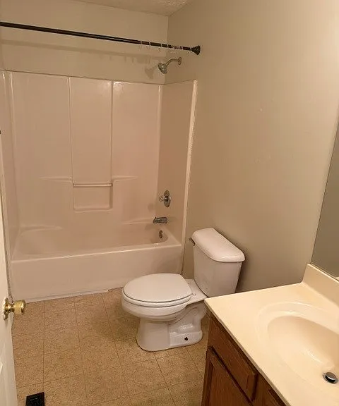 74 3rd St #8 — Photo 11
