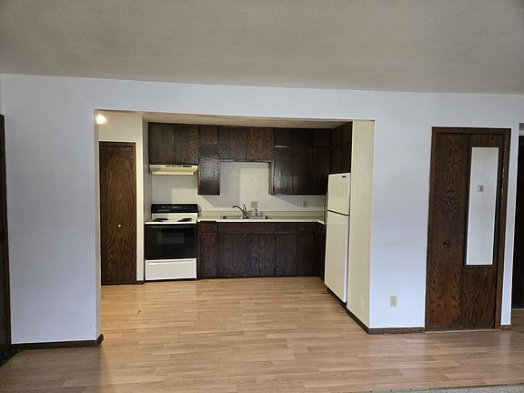 2nd image of 1213 E Union Ave