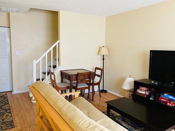 2nd image of 56 Oneill Ct