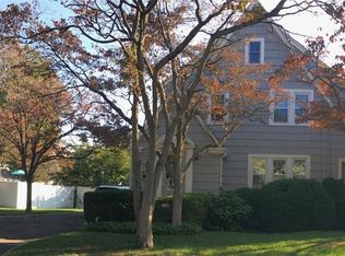 136 Fairview Ave, Fairfield, CT 06824