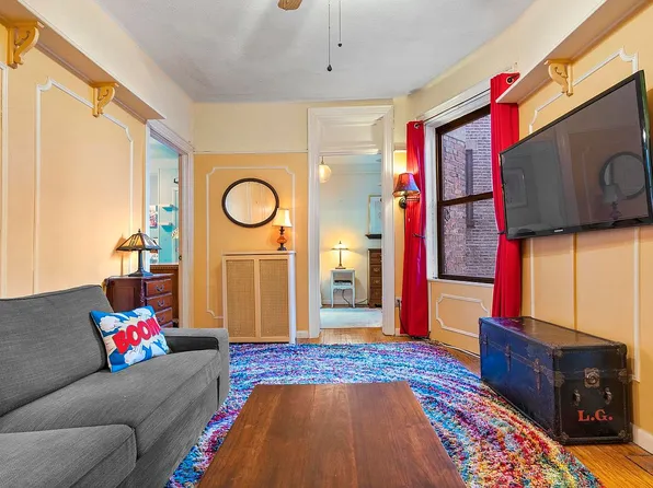 411 W 44th St APT 28, New York, NY 10036
