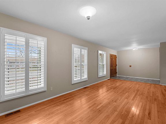 5th image of 1509 Brenthaven Ln