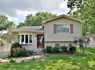 632 W Comstock Ave, Elmhurst, IL 60126