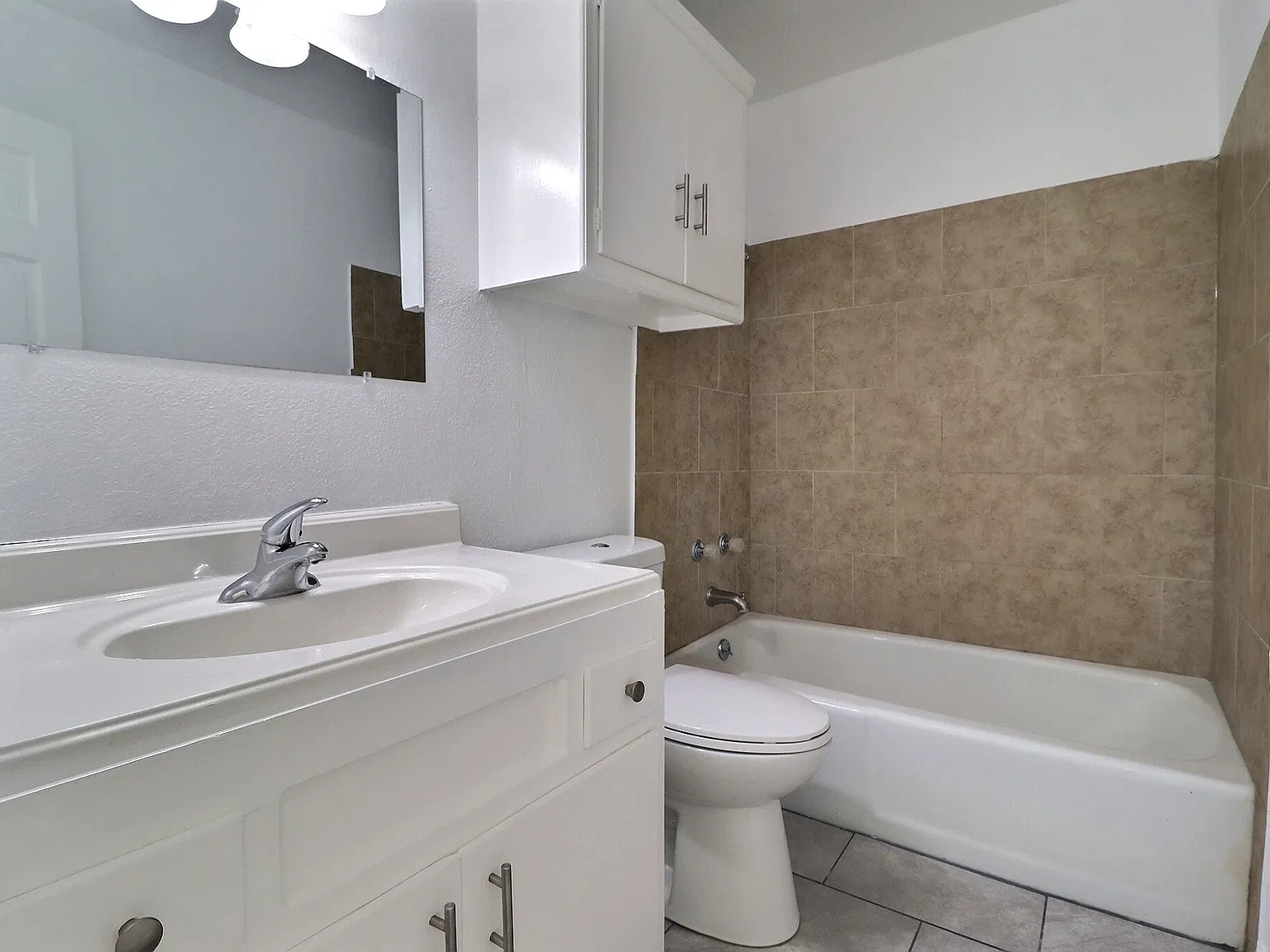 2 bed, 900 sqft, $889 — Photo 4
