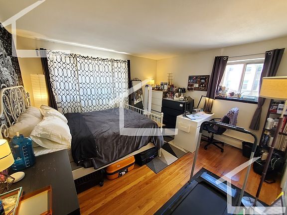 3rd image of 245 Kelton St #24