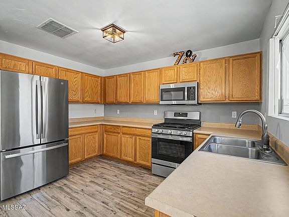 3rd image of 681 W Ash Ridge Dr