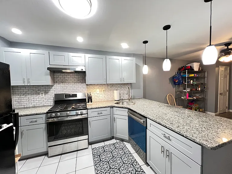 432 Chambers Ave — Photo 7