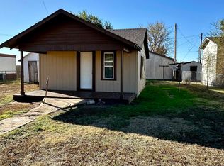 106 NW 3rd St, Buffalo, OK 73834