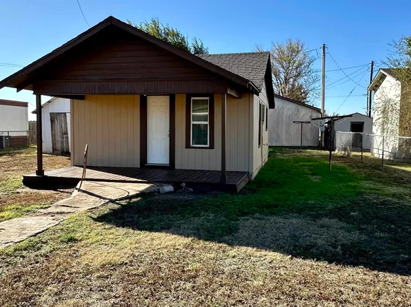 106 NW 3rd St, Buffalo, OK 73834