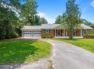 611 Hubert Blvd, Hubert, NC 28539