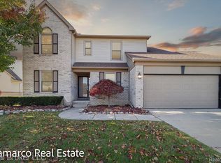 7998 Rayna Ct, Van Buren Township, MI 48111