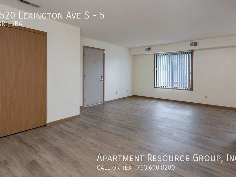 3520 Lexington Ave #5 — Photo 10