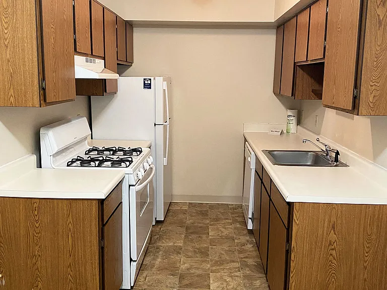 West Wind Apartments — Photo 71