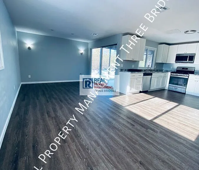 3125 Stafford Ln — Photo 9