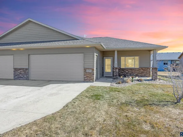 4202 S Banyan Ave, Sioux Falls, SD 57110