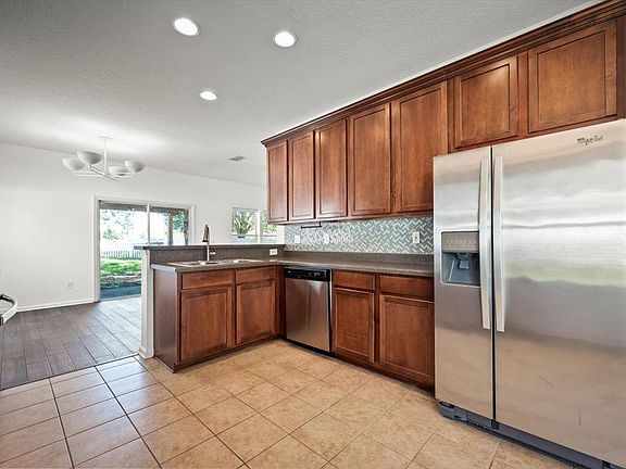 2nd image of 2810 Cross Creek Dr