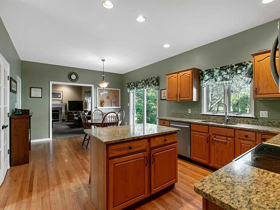 5th image of 7 Mosall Dr