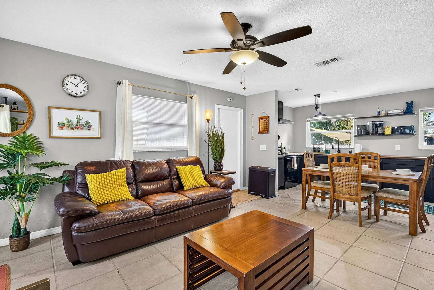 3 bed, 2.0 bath, $3,433 — Photo 3