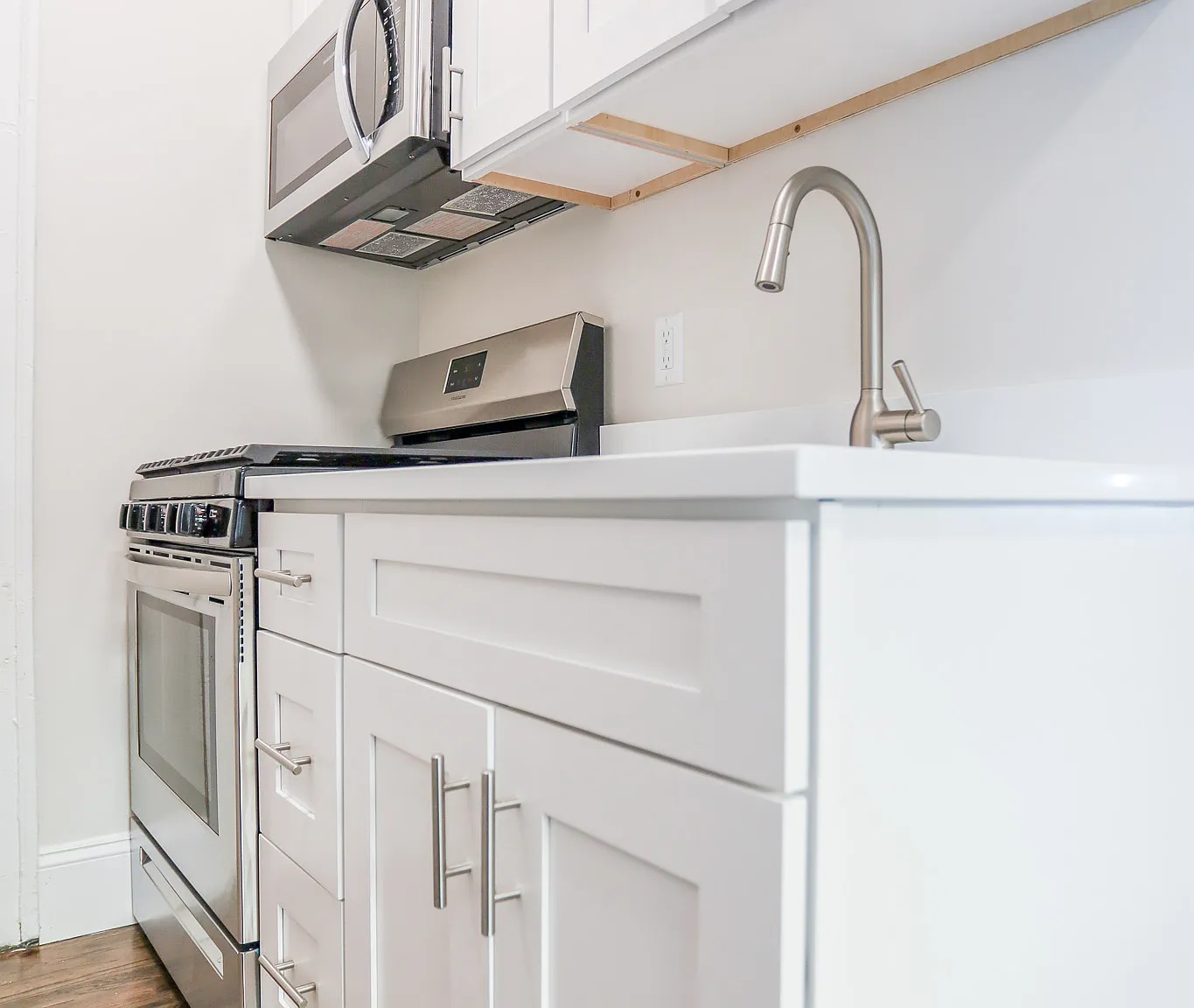 Studio, 425 sqft, $1,125 — Photo 2