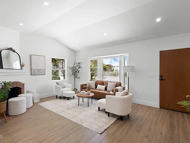 340 Jones St — Photo 6