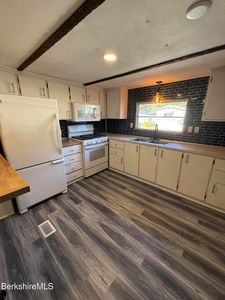 9 Pinnacle Point, Adams, MA, 01220