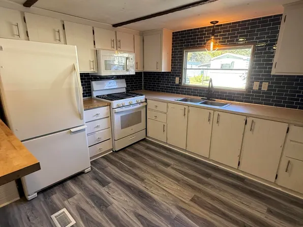 9 Pinnacle Point, Adams, MA 01220