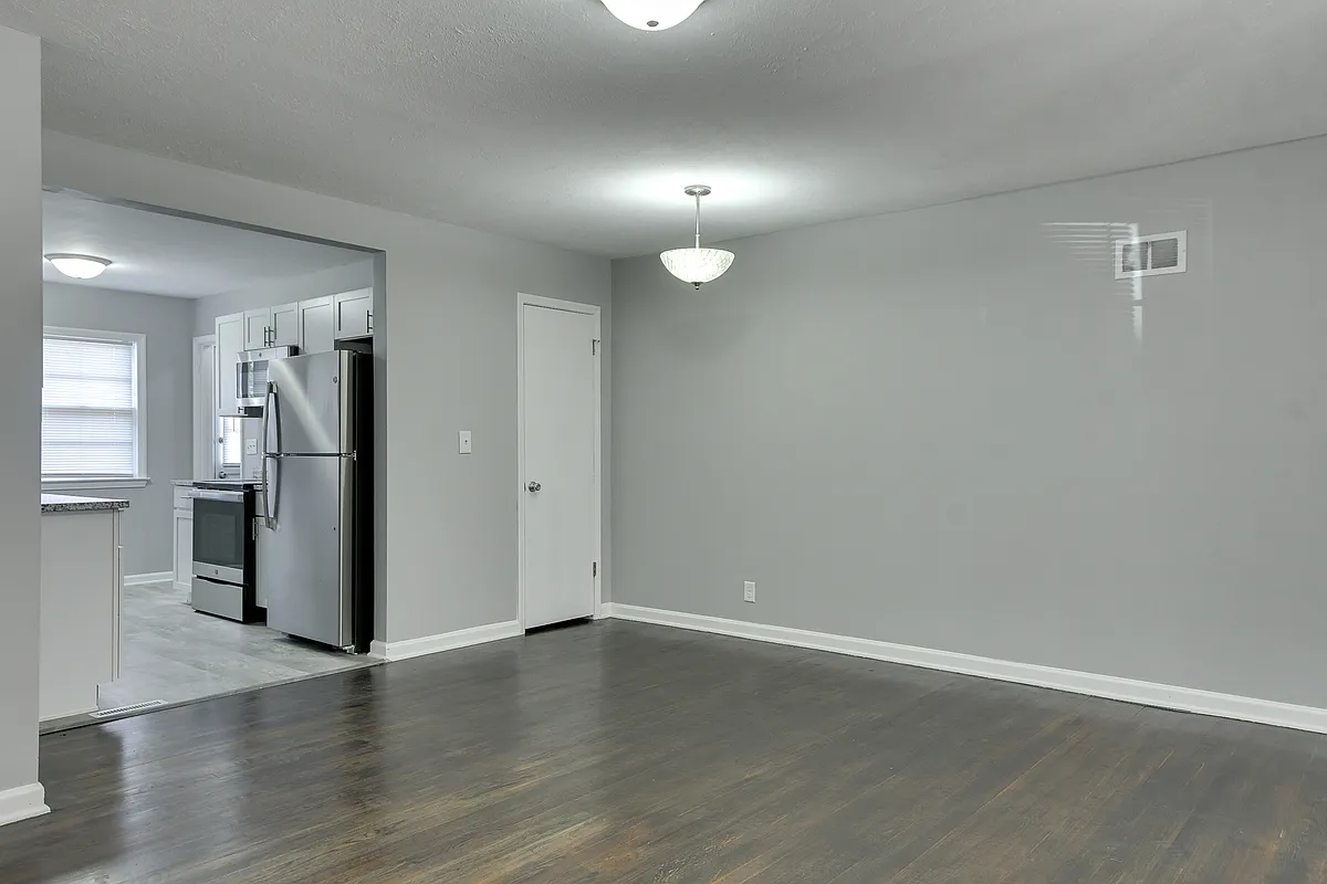 Building Photo - 2110 S 50th St #1