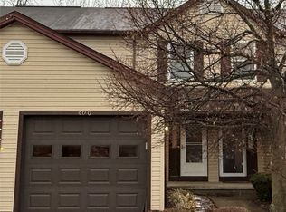 600 Topaz Ln, Brunswick, OH