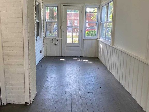 2nd image of 2 Irving Johnson St