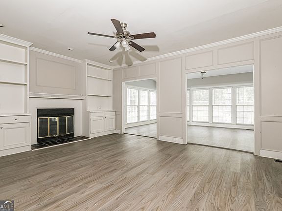 4th image of 300 Brandon Mill Cir