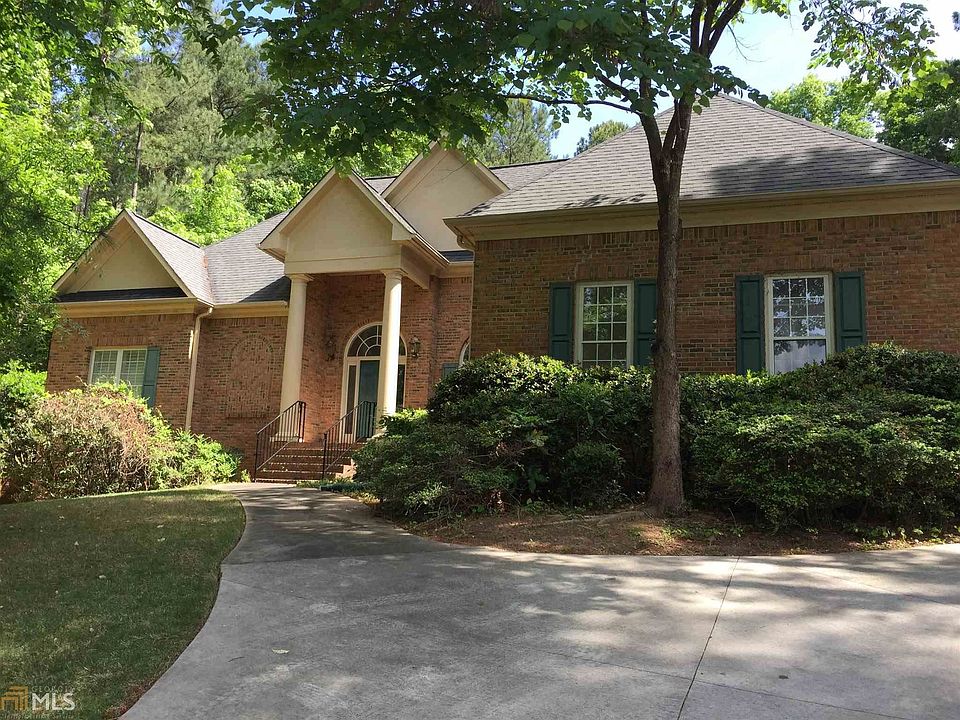 2nd image of 104 Interlochen Dr