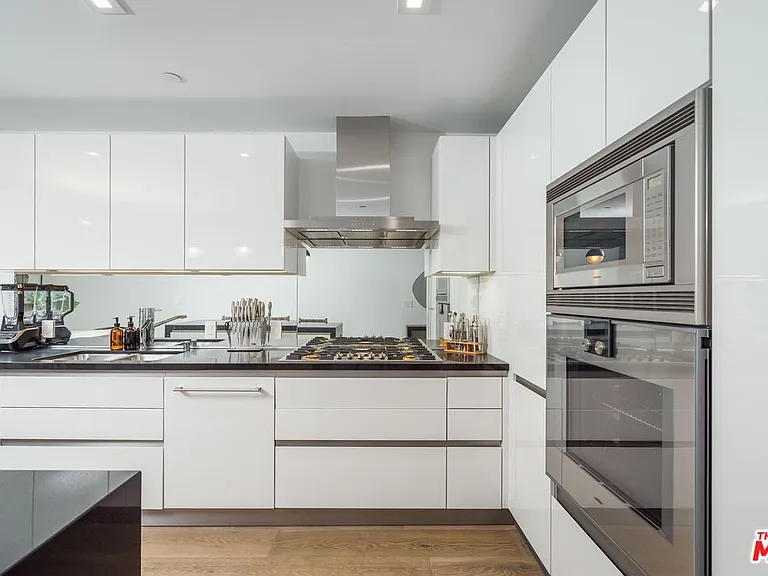 9000 W 3rd St #211 — Photo 5
