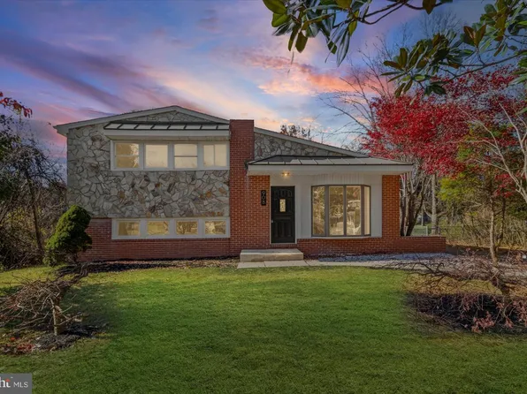 908 Scotts Hill Dr, Baltimore, MD 21208