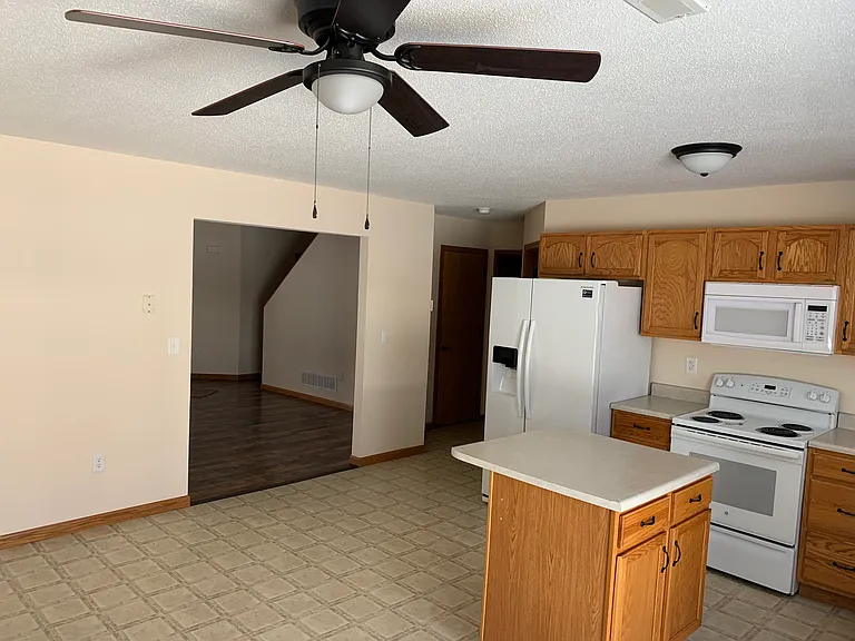 520 Wood Thrush St #B — Photo 6