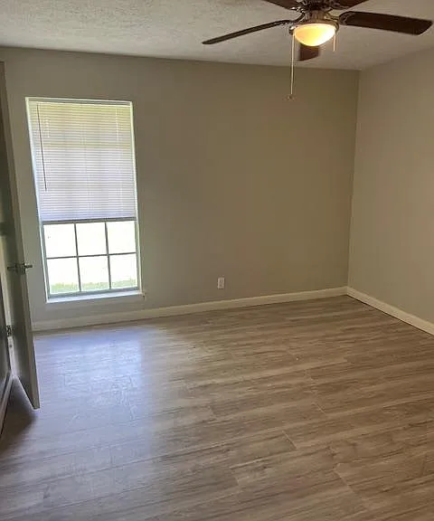 1215 Bois D Arc St — Photo 14